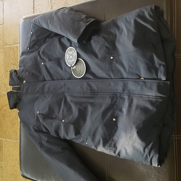 Moose Knuckles Women's Stirling Parka - Picture 12 of 13